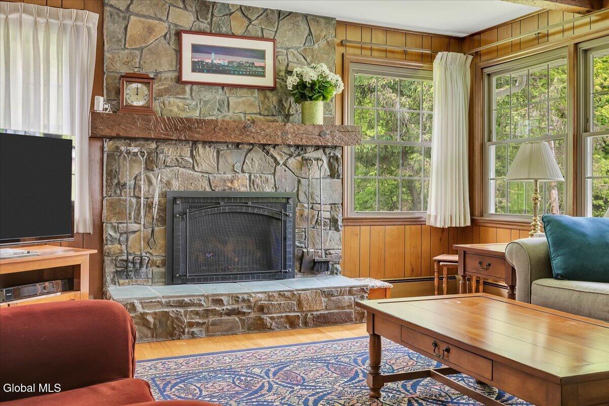 8 Upper Ball Court Menands NY 12204