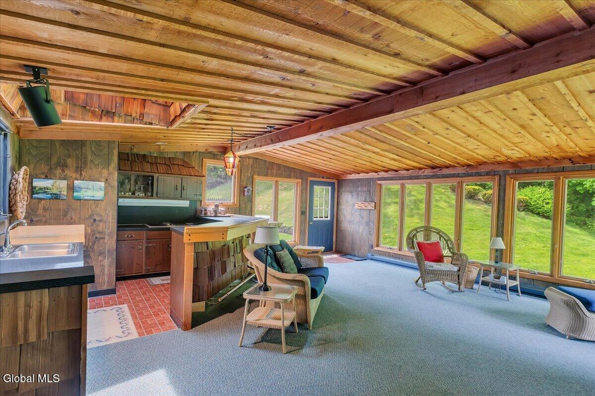 8 Upper Ball Court Menands NY 12204