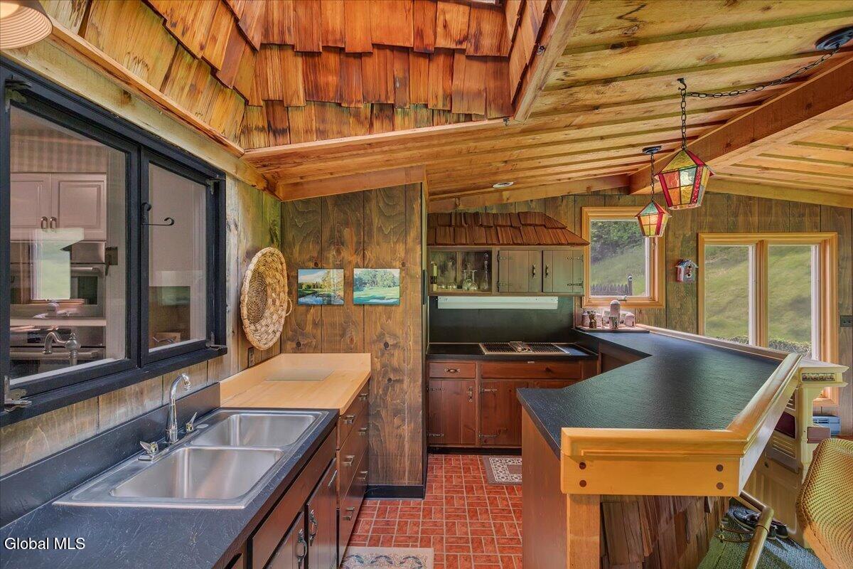 8 Upper Ball Court Menands NY 12204