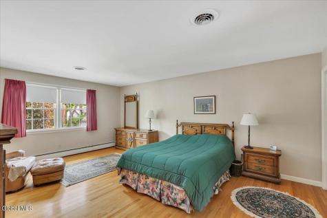 8 Upper Ball Court Menands NY 12204