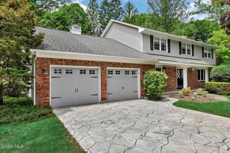 8 Upper Ball Court Menands NY 12204