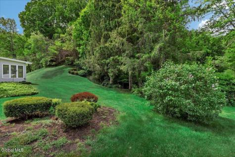 8 Upper Ball Court Menands NY 12204