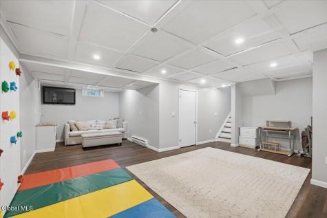 403 Ridgehill Road Schenectady NY 12303