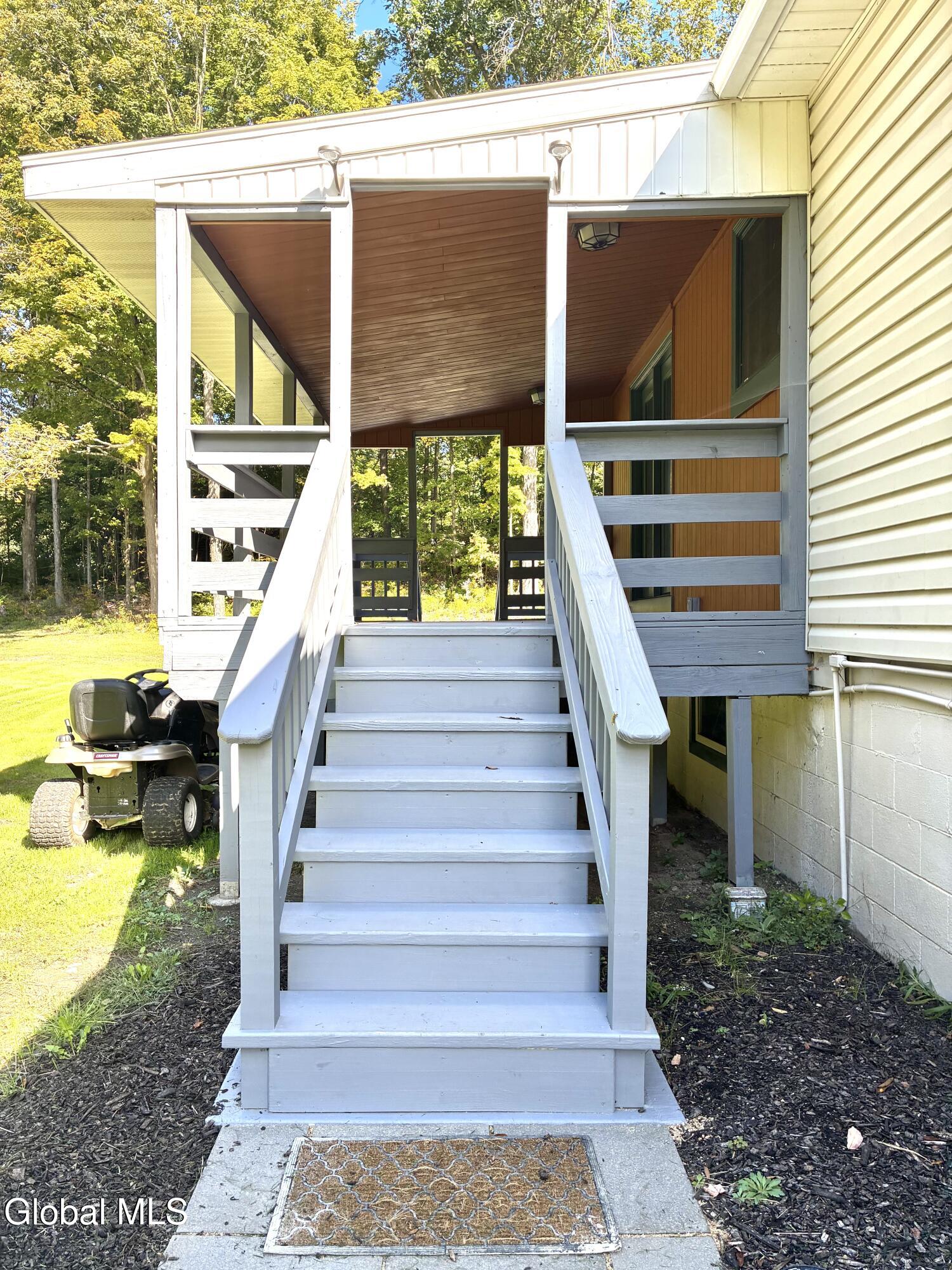 14073 New York 22 Clemons NY 12819