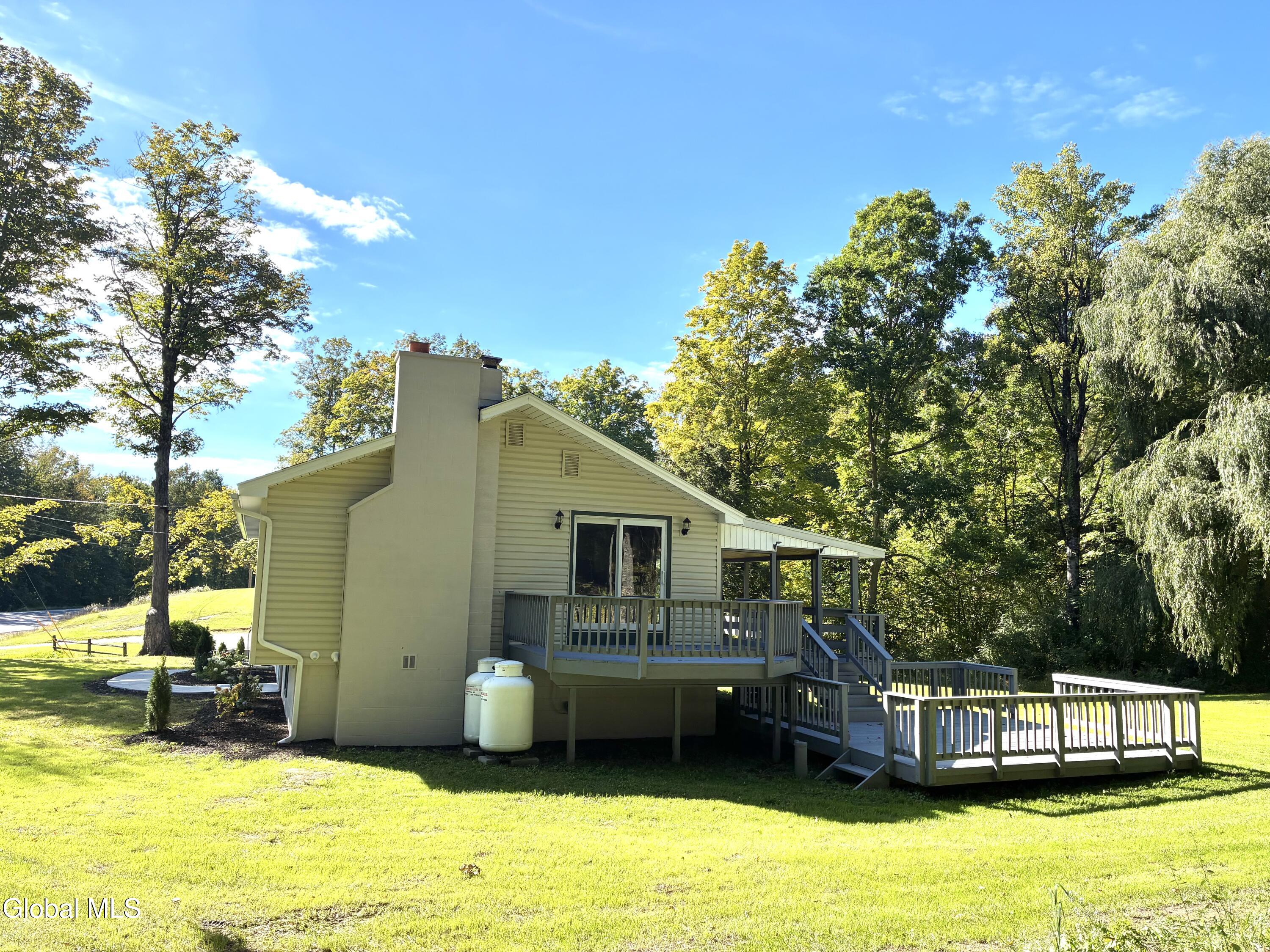 14073 New York 22 Clemons NY 12819