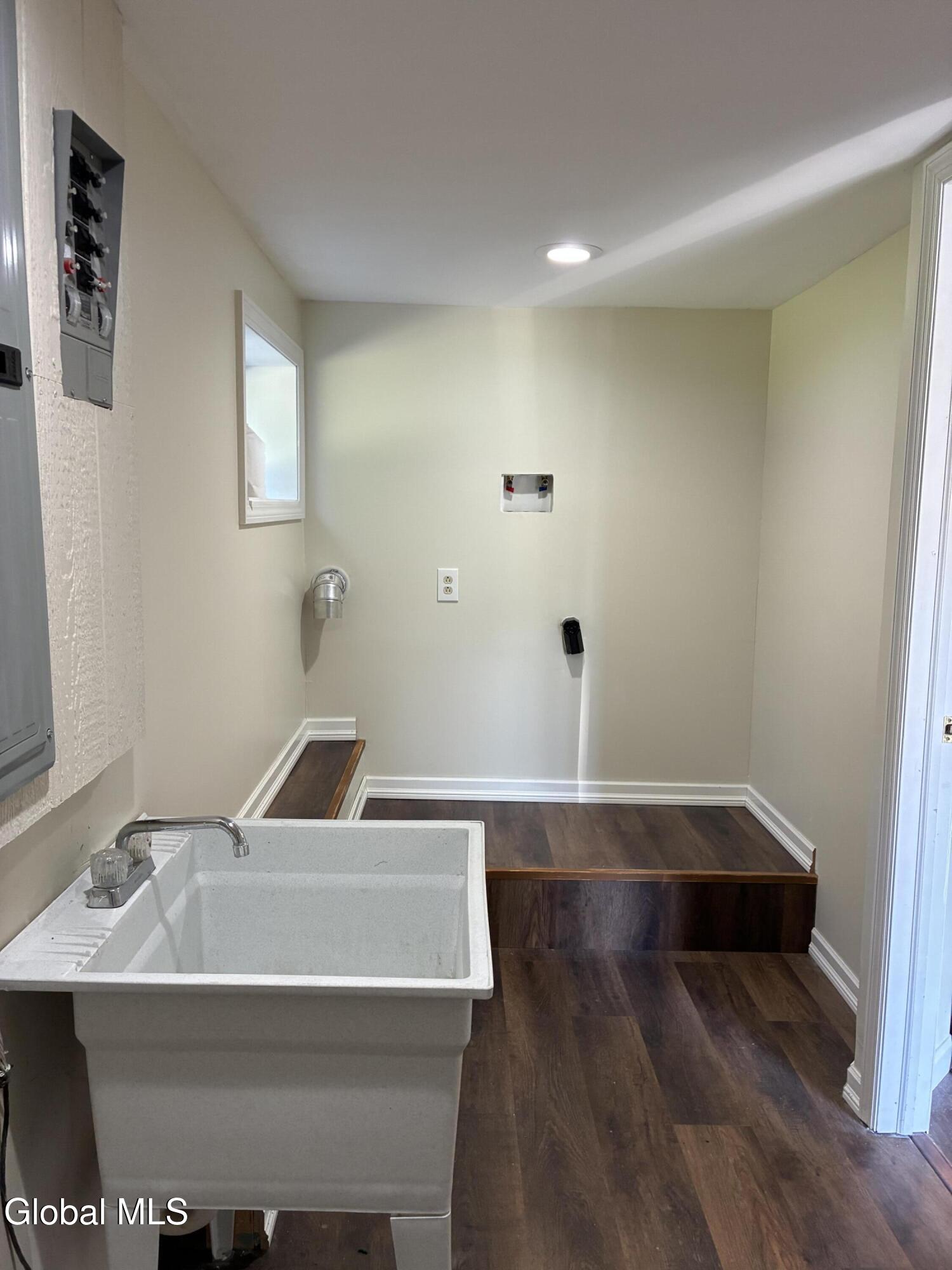 14073 New York 22 Clemons NY 12819