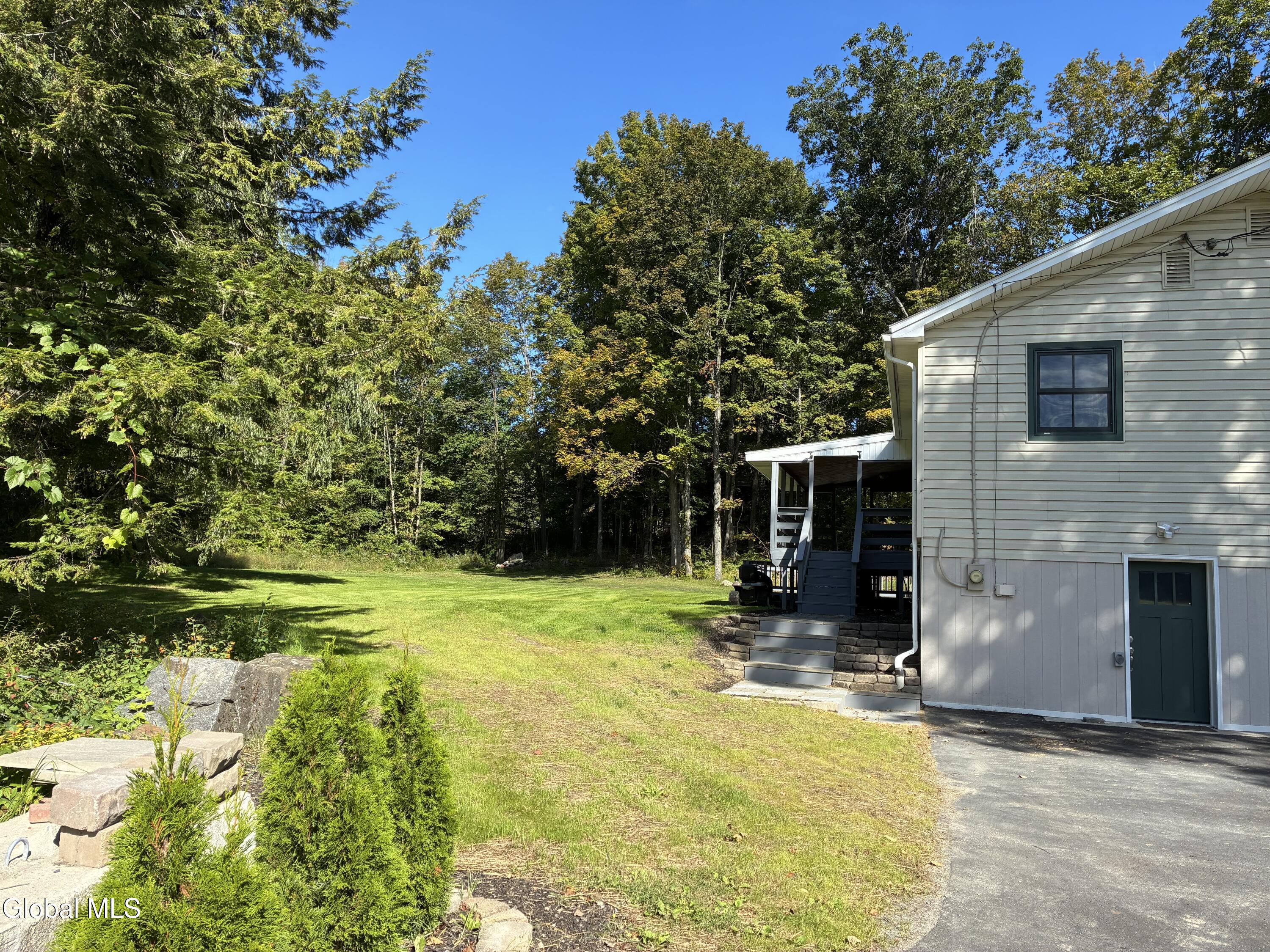 14073 New York 22 Clemons NY 12819