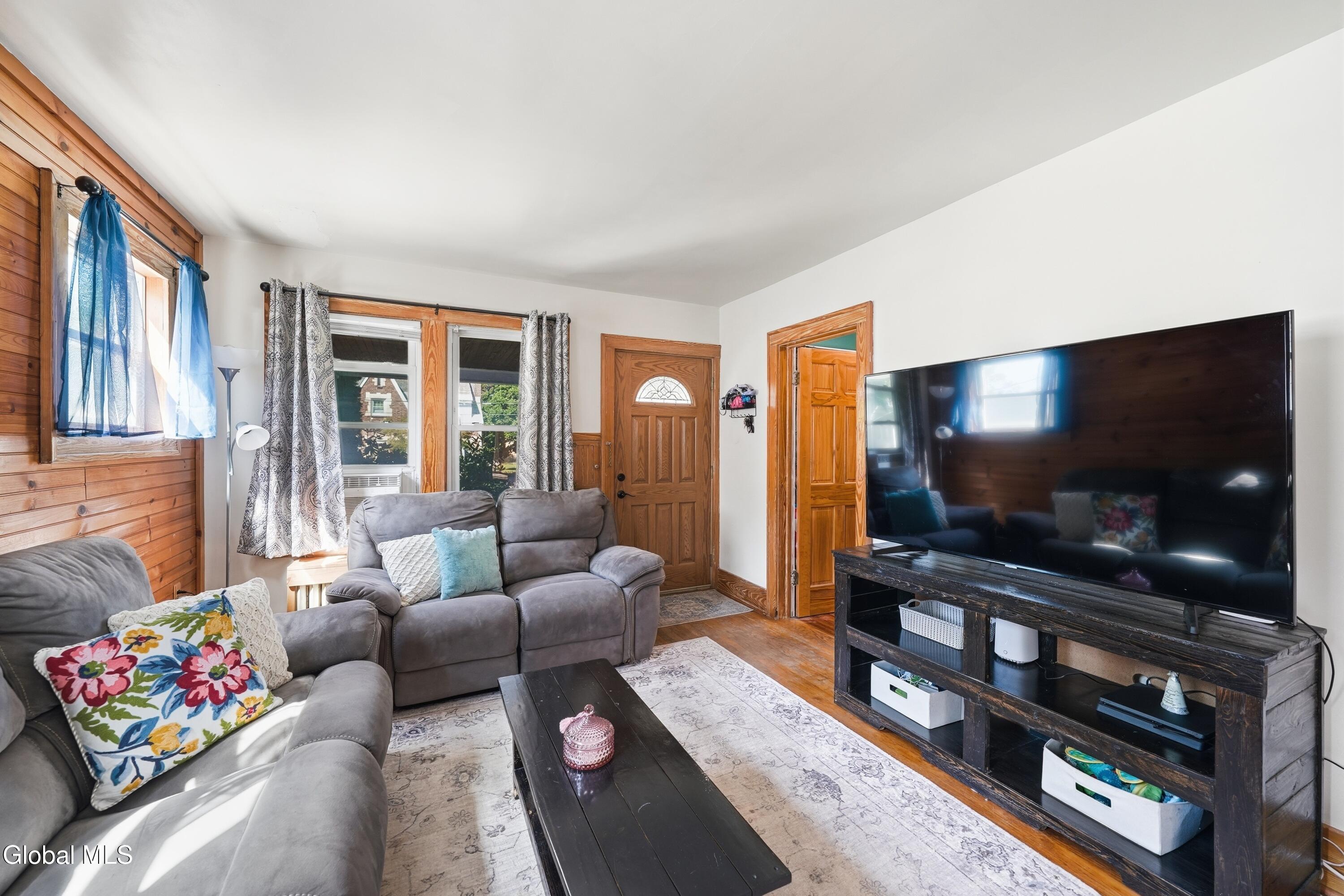 1472 Lexington Avenue Schenectady NY 12309