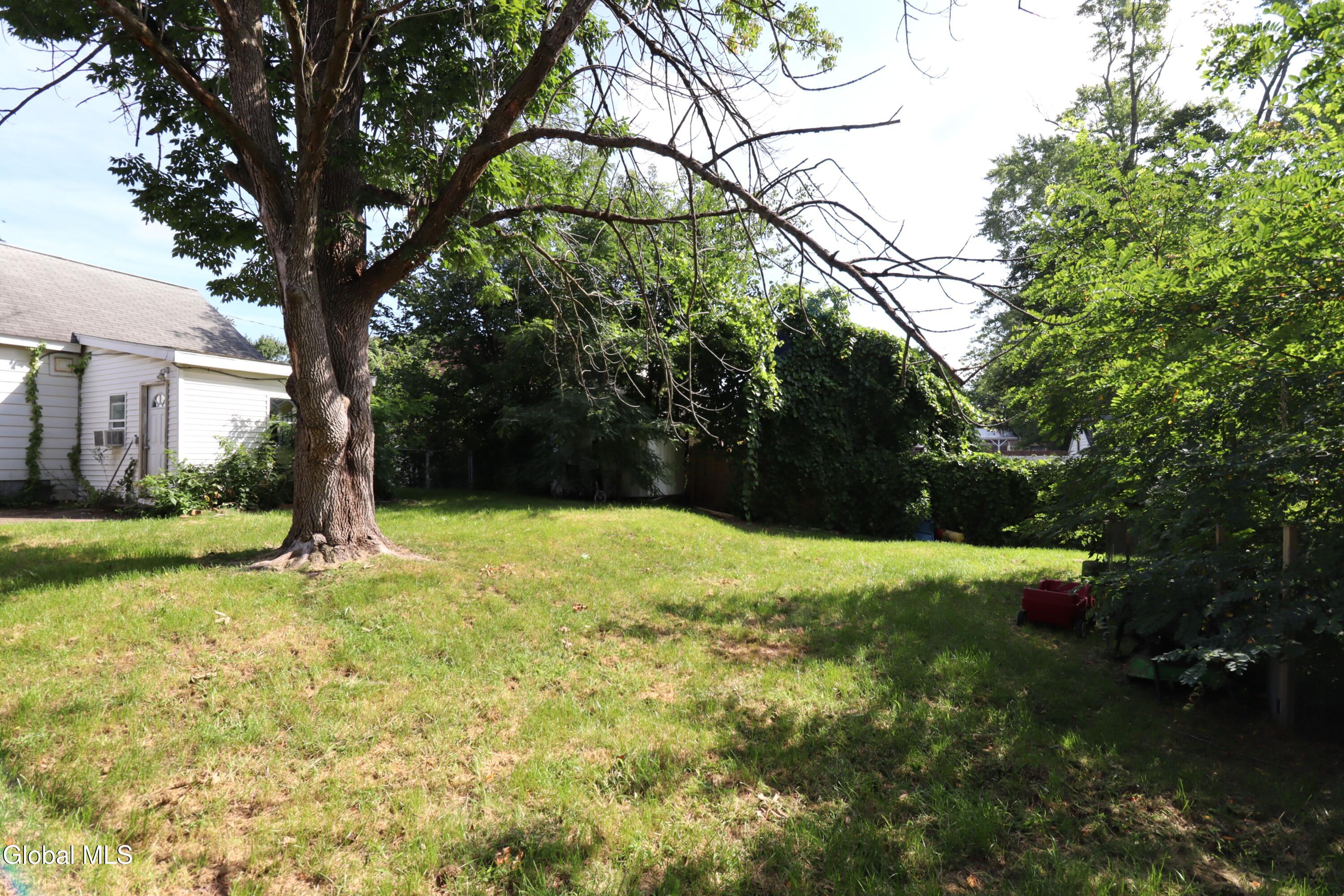 2116 Neil Street Schenectady NY 12306