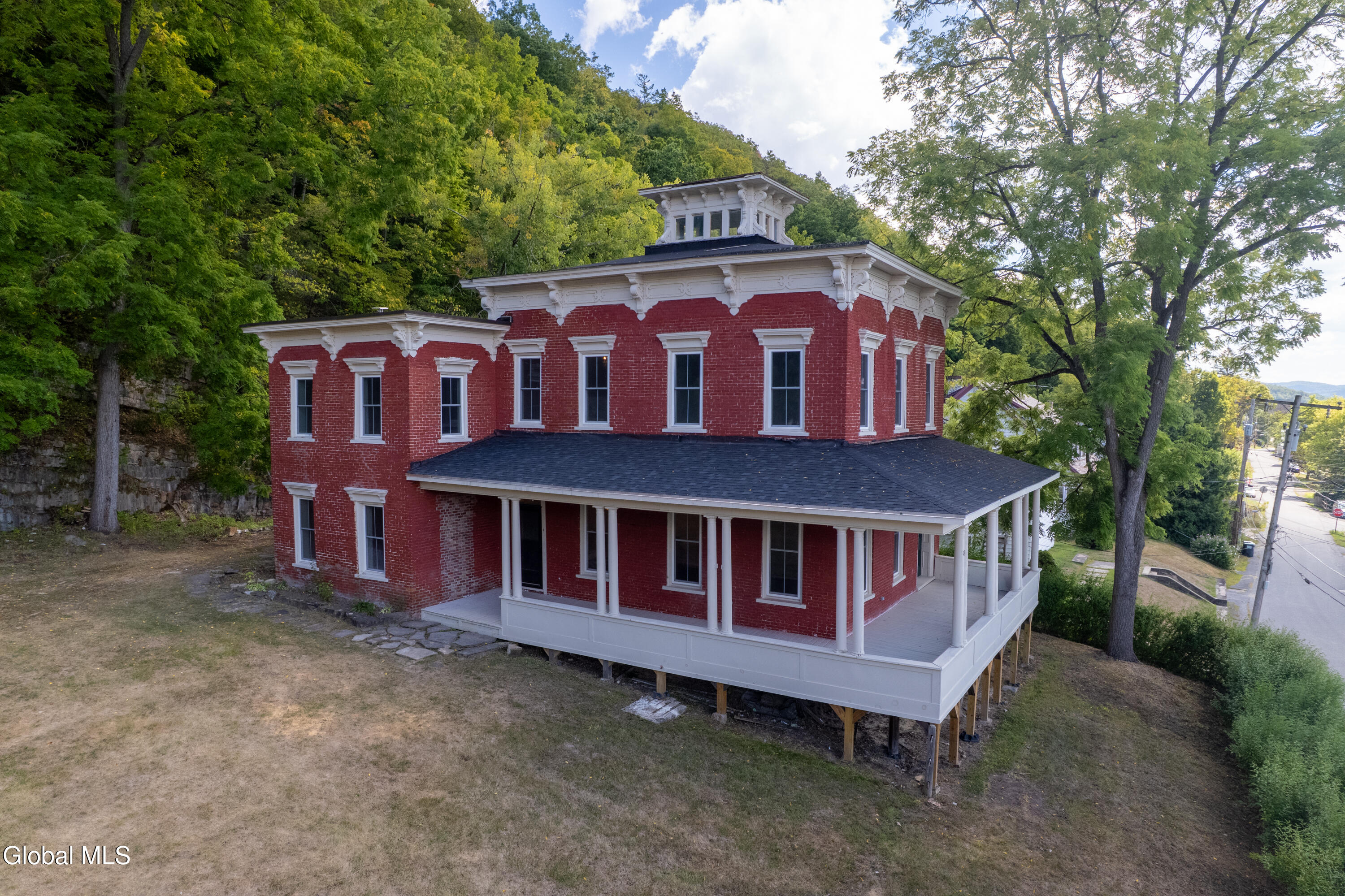 8 Mountain Street Whitehall NY 12887
