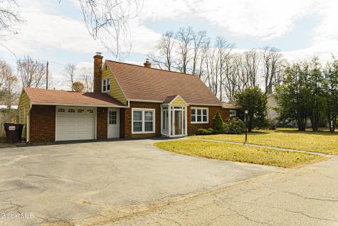 2983 Nancy Lane Schenectady NY 12303