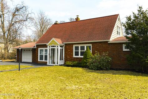 2983 Nancy Lane Schenectady NY 12303