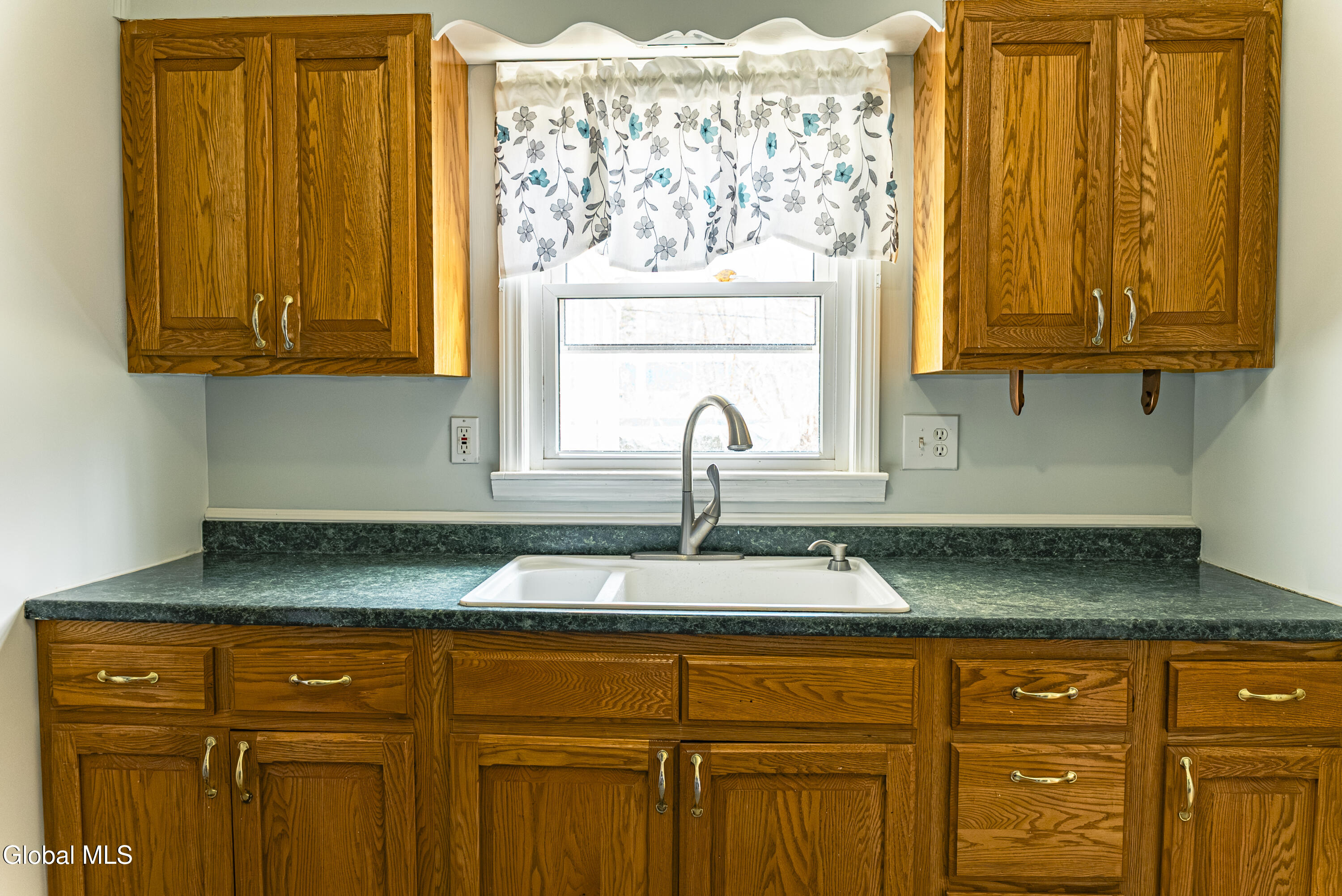 2983 Nancy Lane Schenectady NY 12303