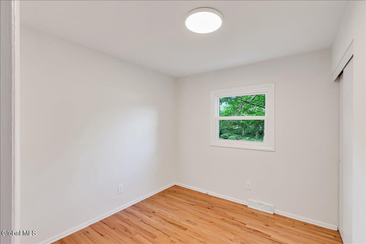40 Oakwood Boulevard Clifton Park NY 12065