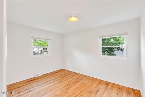 40 Oakwood Boulevard Clifton Park NY 12065