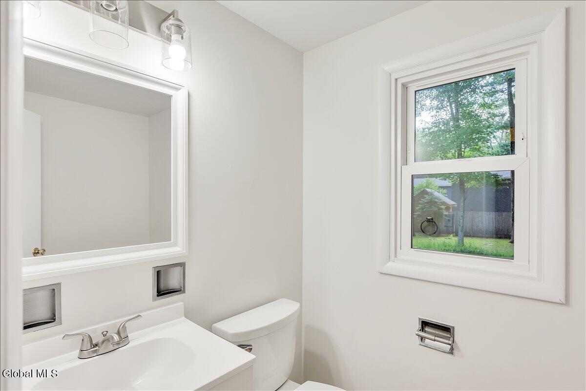 40 Oakwood Boulevard Clifton Park NY 12065