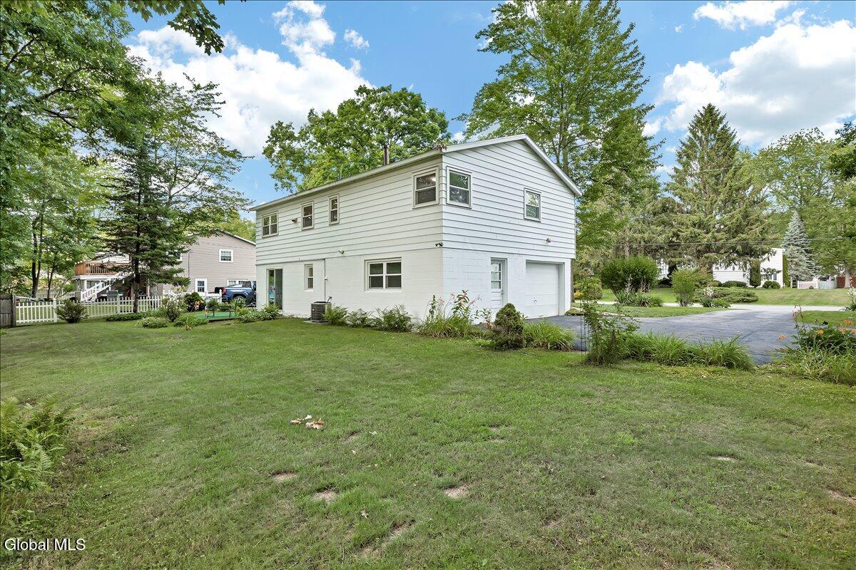 40 Oakwood Boulevard Clifton Park NY 12065