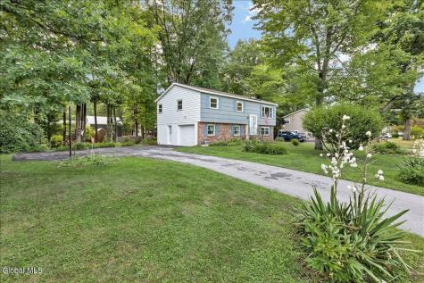 40 Oakwood Boulevard Clifton Park NY 12065