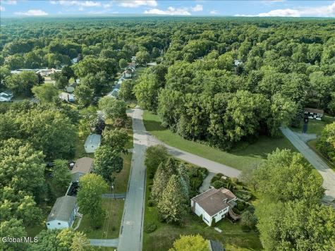 40 Oakwood Boulevard Clifton Park NY 12065