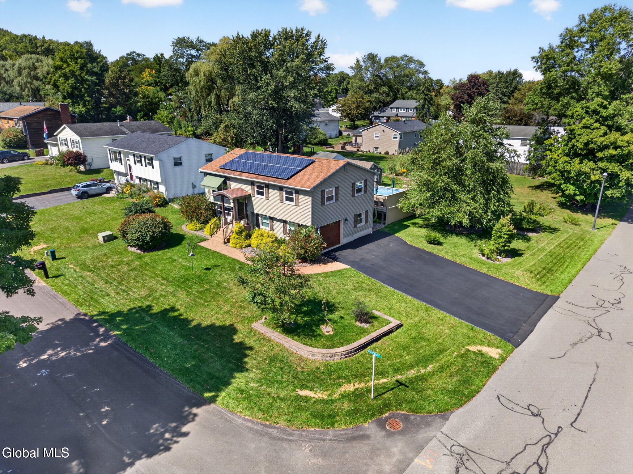 201 Deerfield Court Voorheesville NY 12186