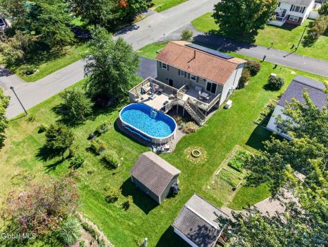 201 Deerfield Court Voorheesville NY 12186