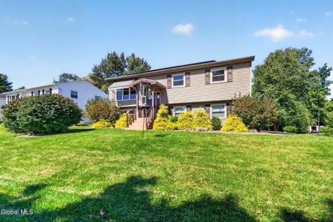 201 Deerfield Court Voorheesville NY 12186