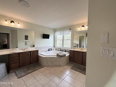 29 Silo Drive Waterford NY 12188