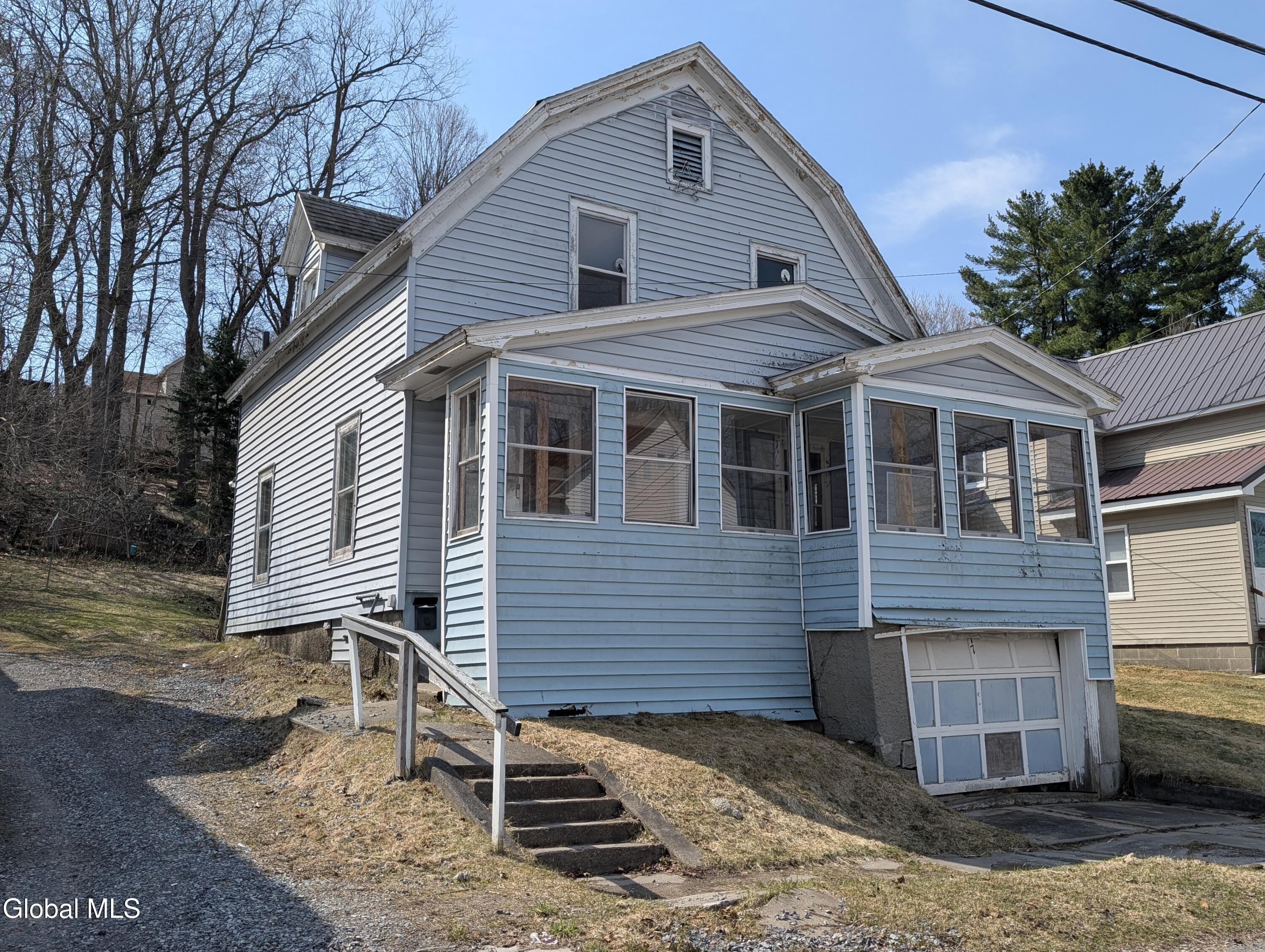 77 3rd Street Gloversville NY 12078