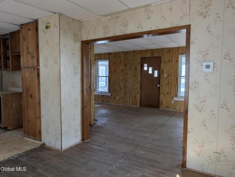 77 3rd Street Gloversville NY 12078