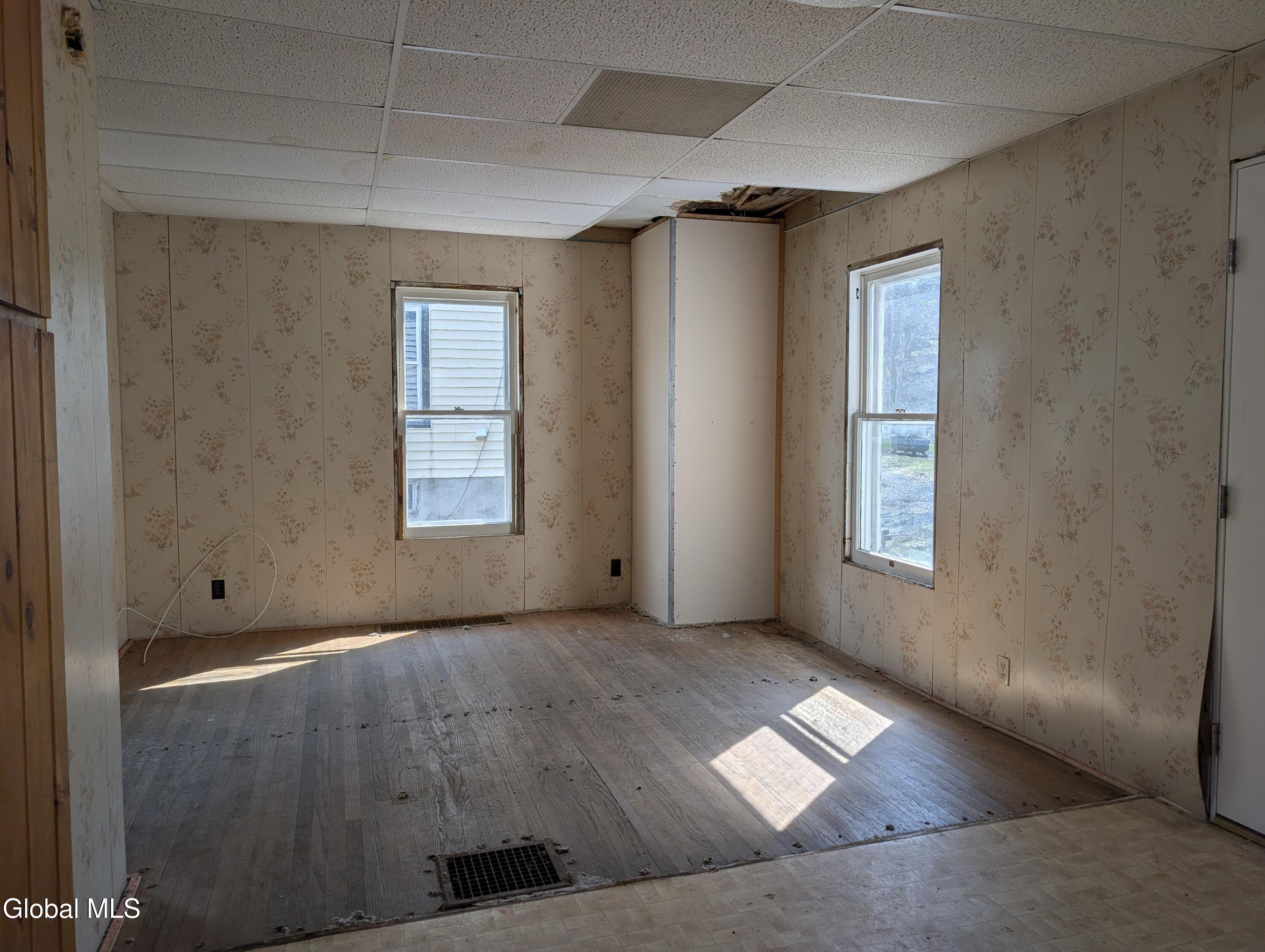 77 3rd Street Gloversville NY 12078
