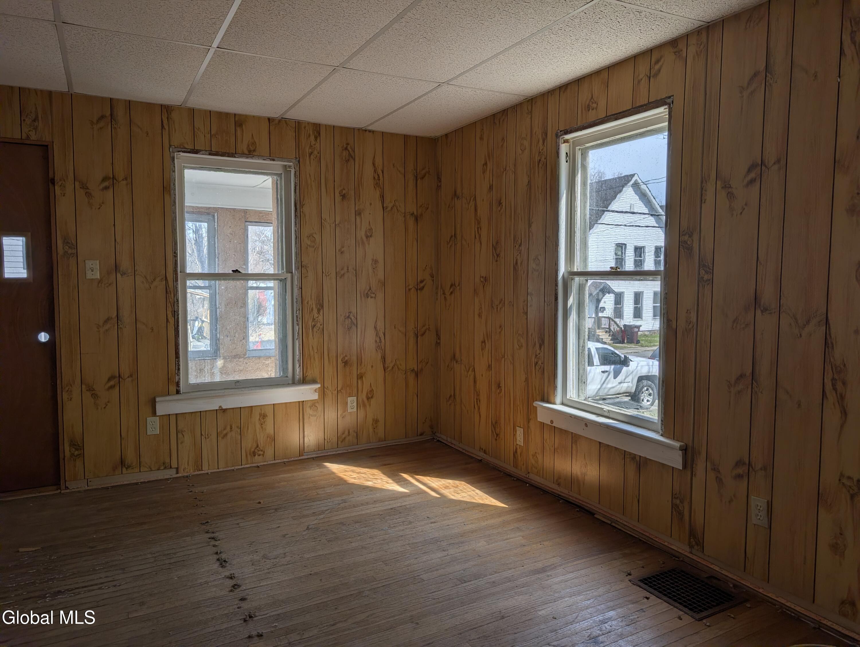 77 3rd Street Gloversville NY 12078