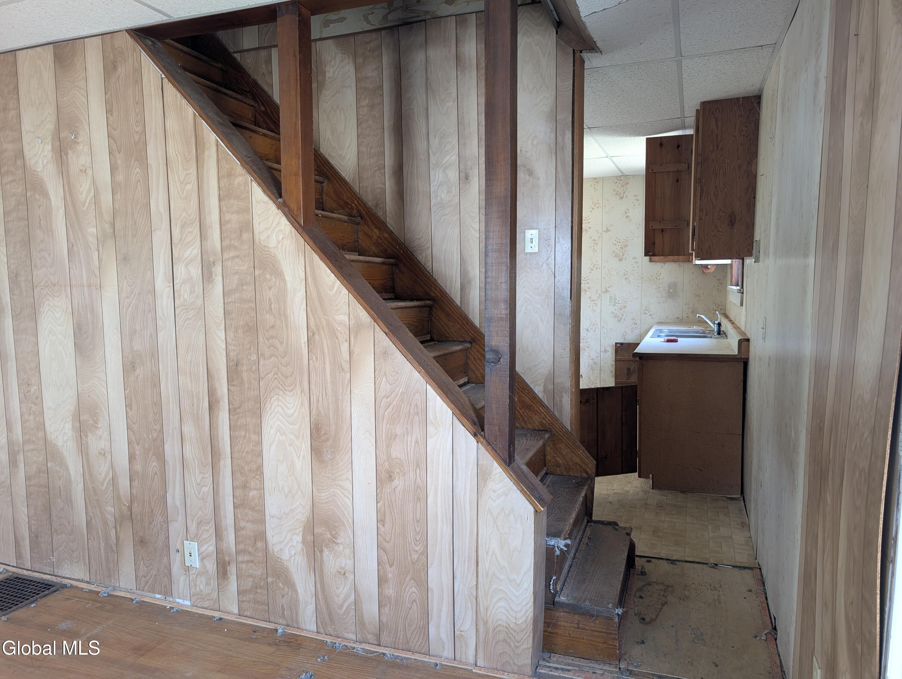77 3rd Street Gloversville NY 12078