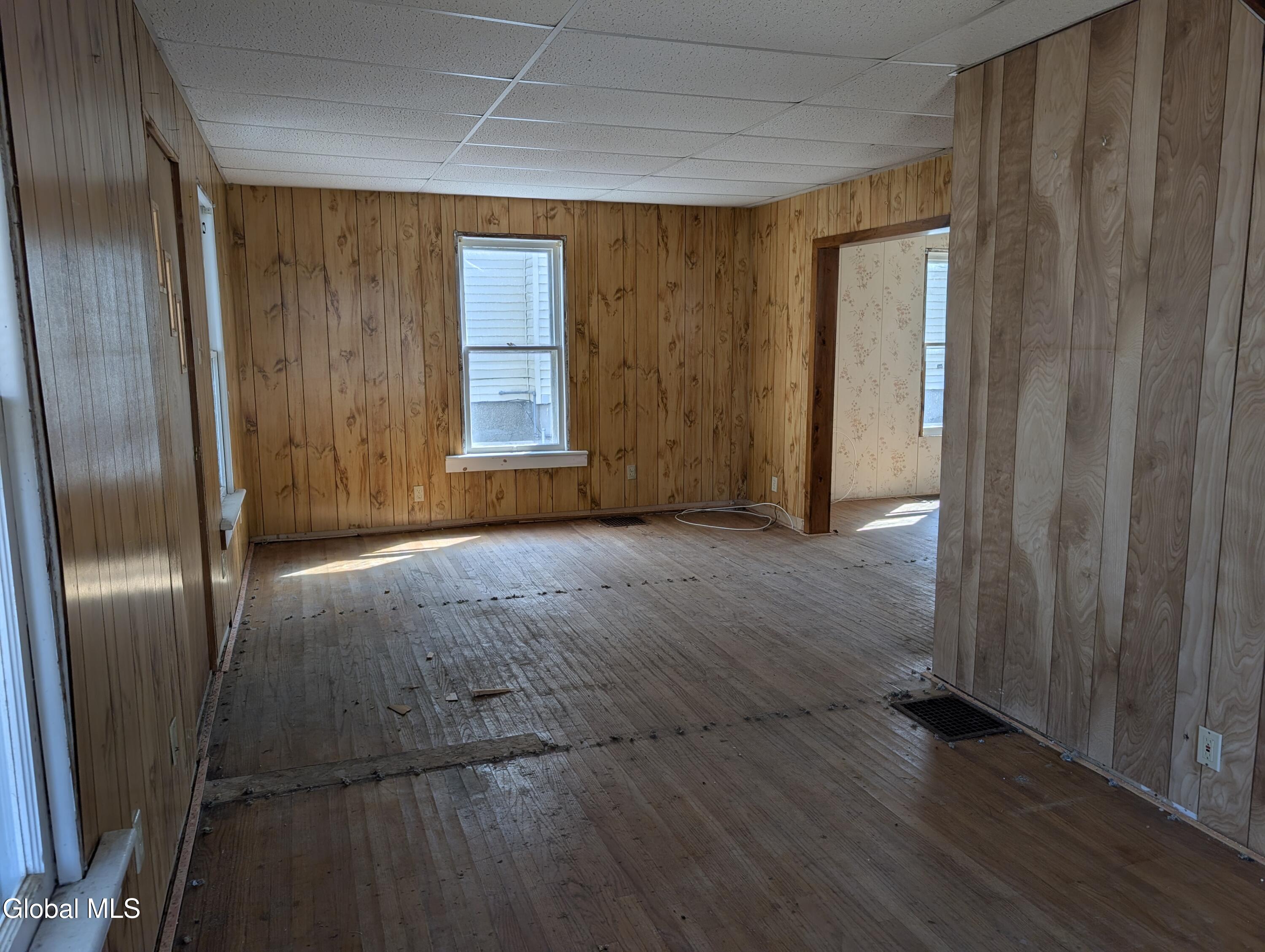 77 3rd Street Gloversville NY 12078