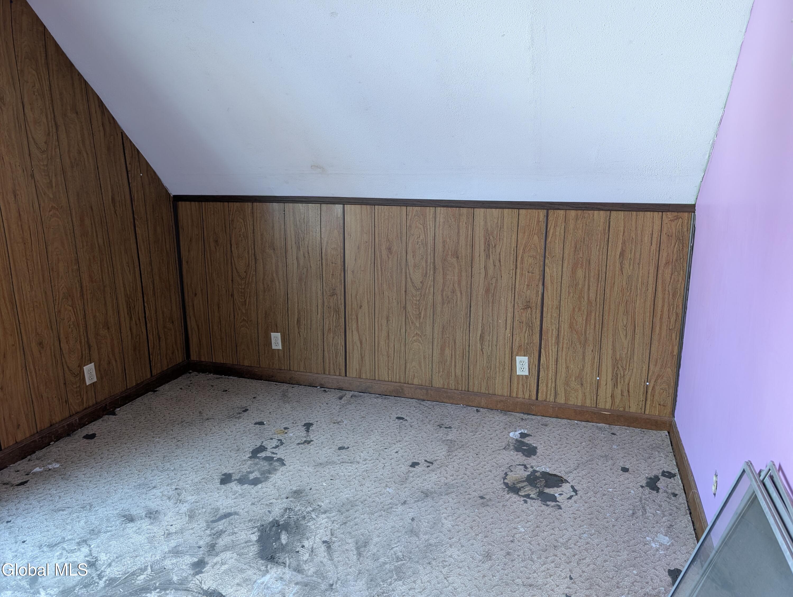 77 3rd Street Gloversville NY 12078