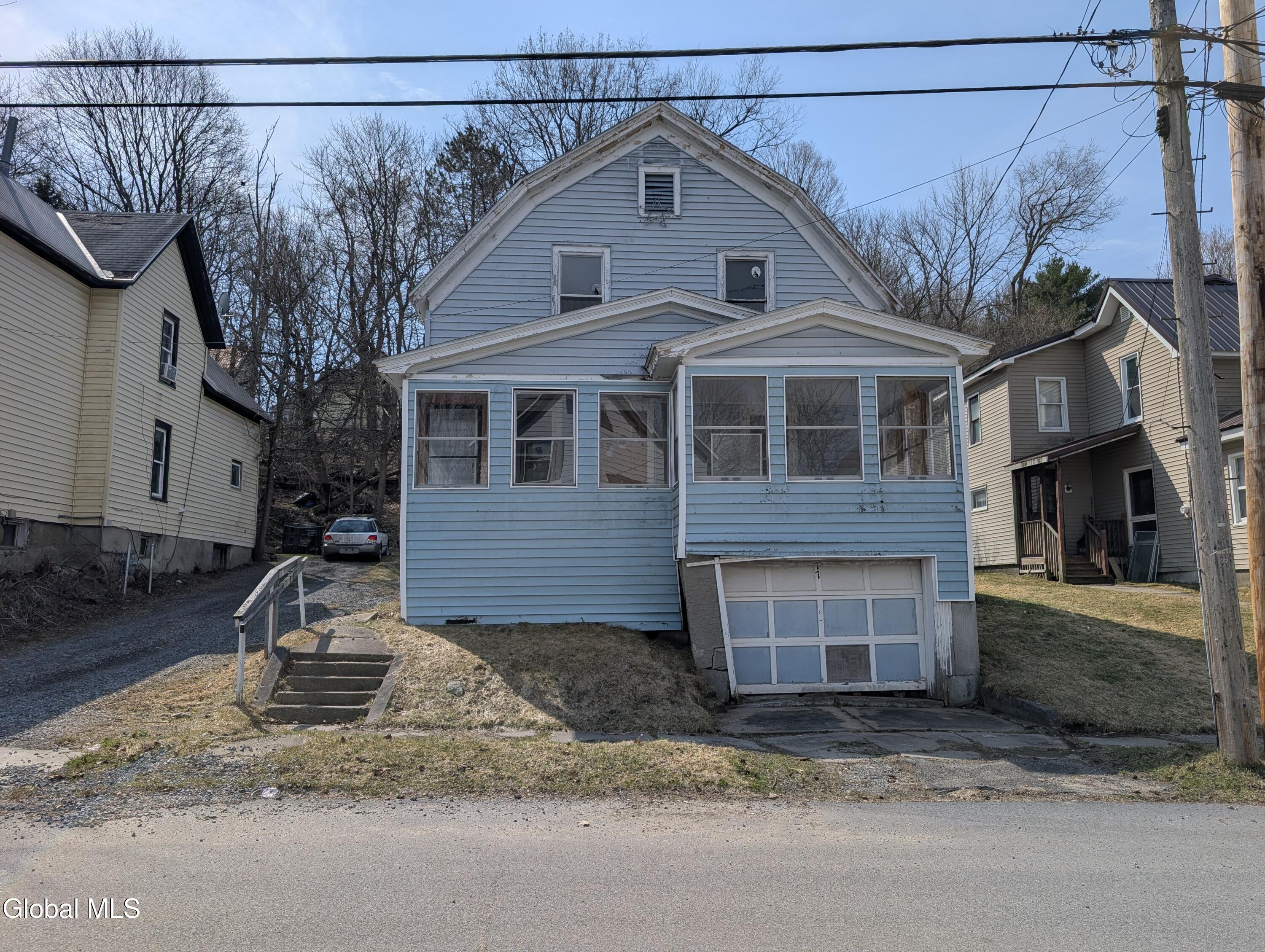 77 3rd Street Gloversville NY 12078