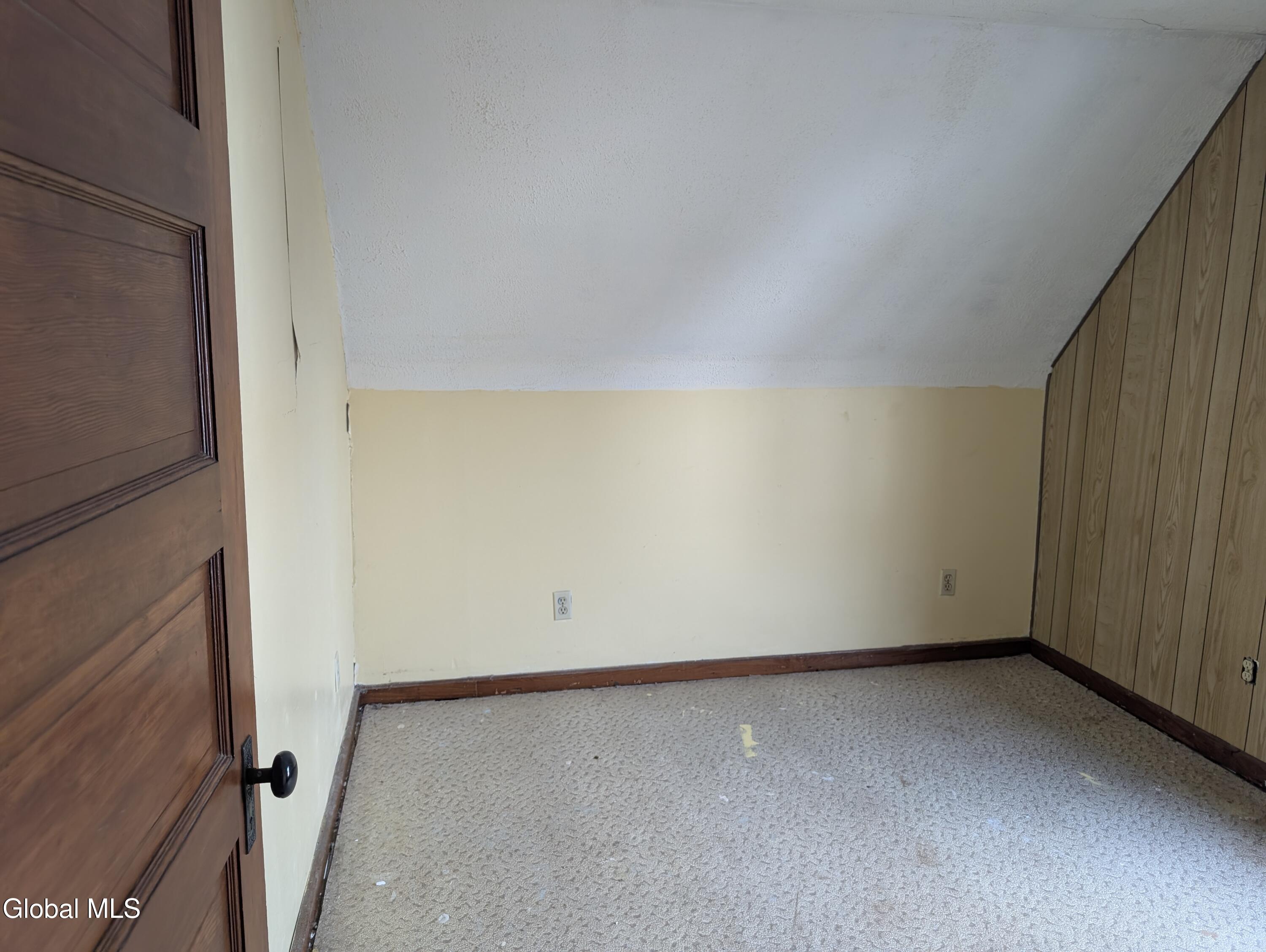 77 3rd Street Gloversville NY 12078