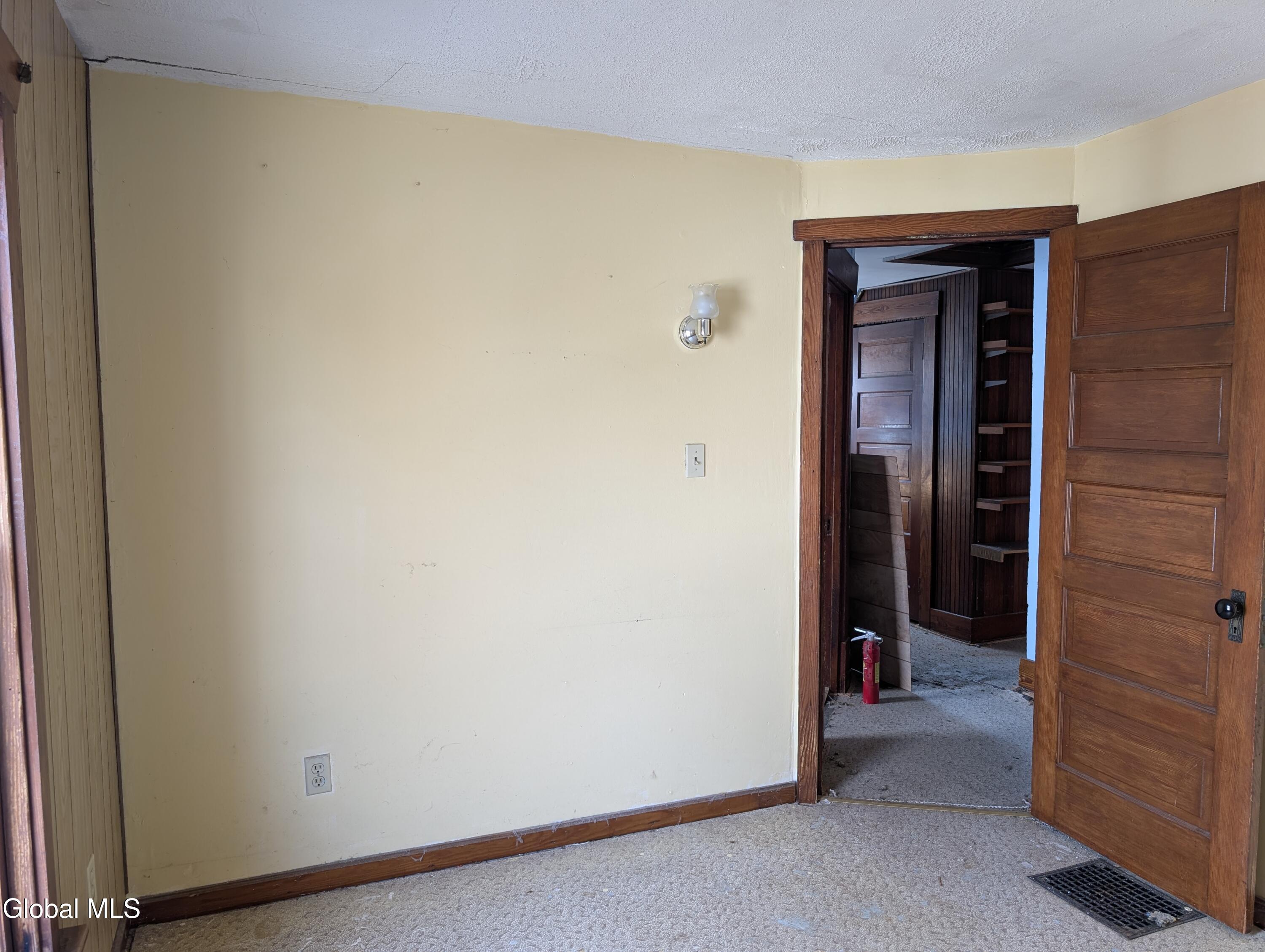 77 3rd Street Gloversville NY 12078