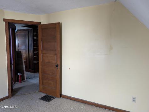77 3rd Street Gloversville NY 12078
