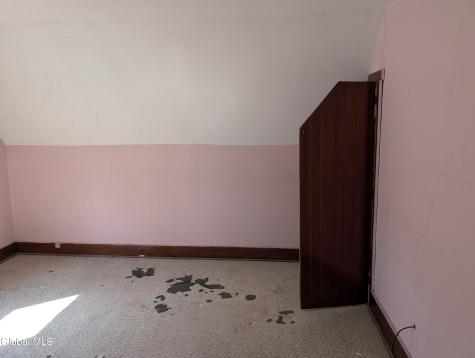 77 3rd Street Gloversville NY 12078