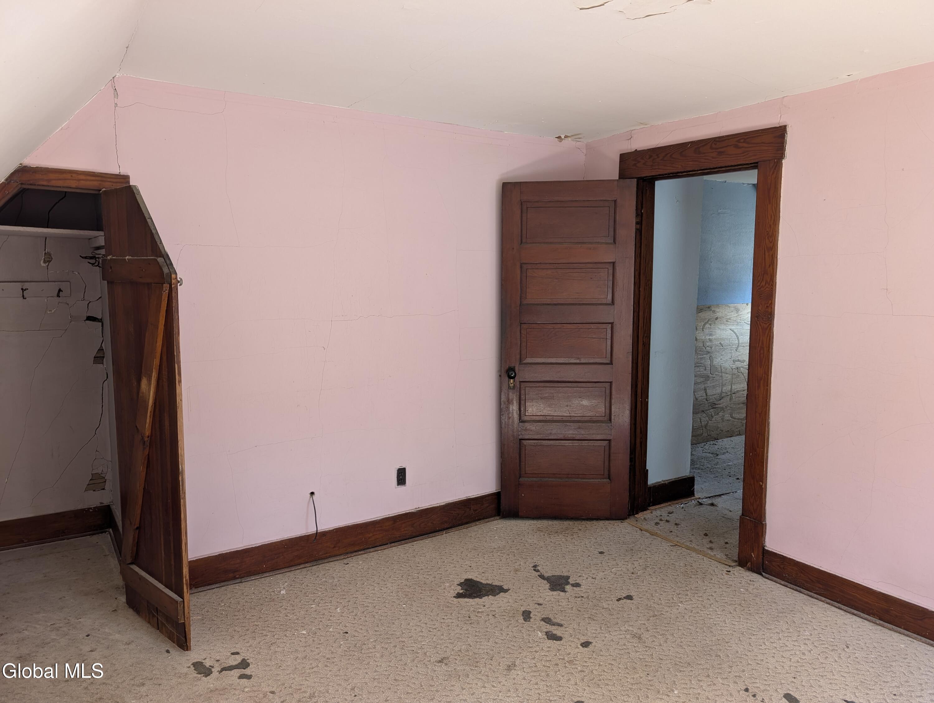 77 3rd Street Gloversville NY 12078