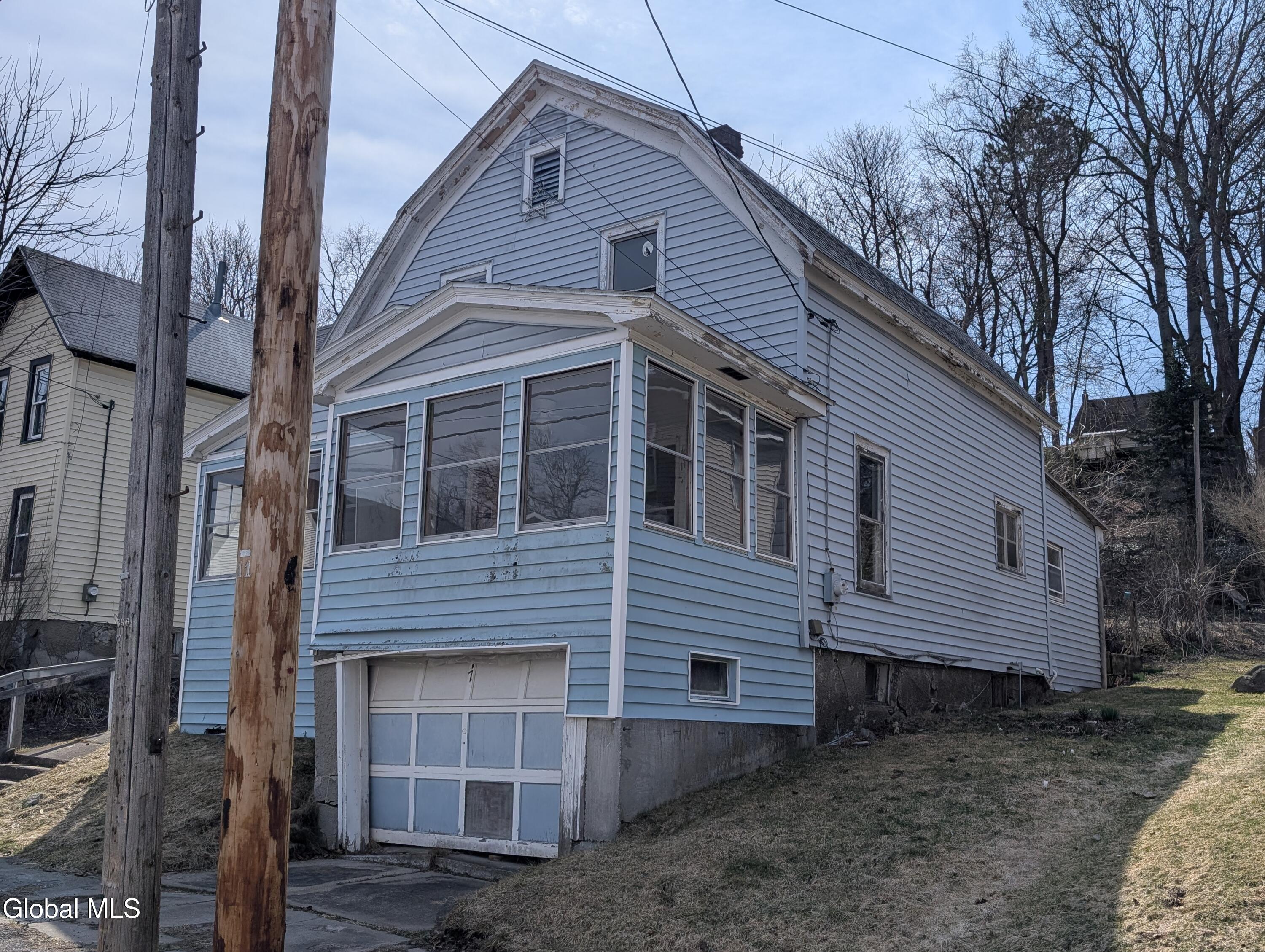 77 3rd Street Gloversville NY 12078