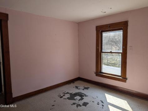 77 3rd Street Gloversville NY 12078