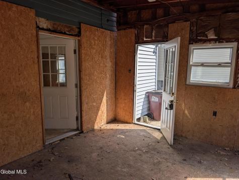 77 3rd Street Gloversville NY 12078