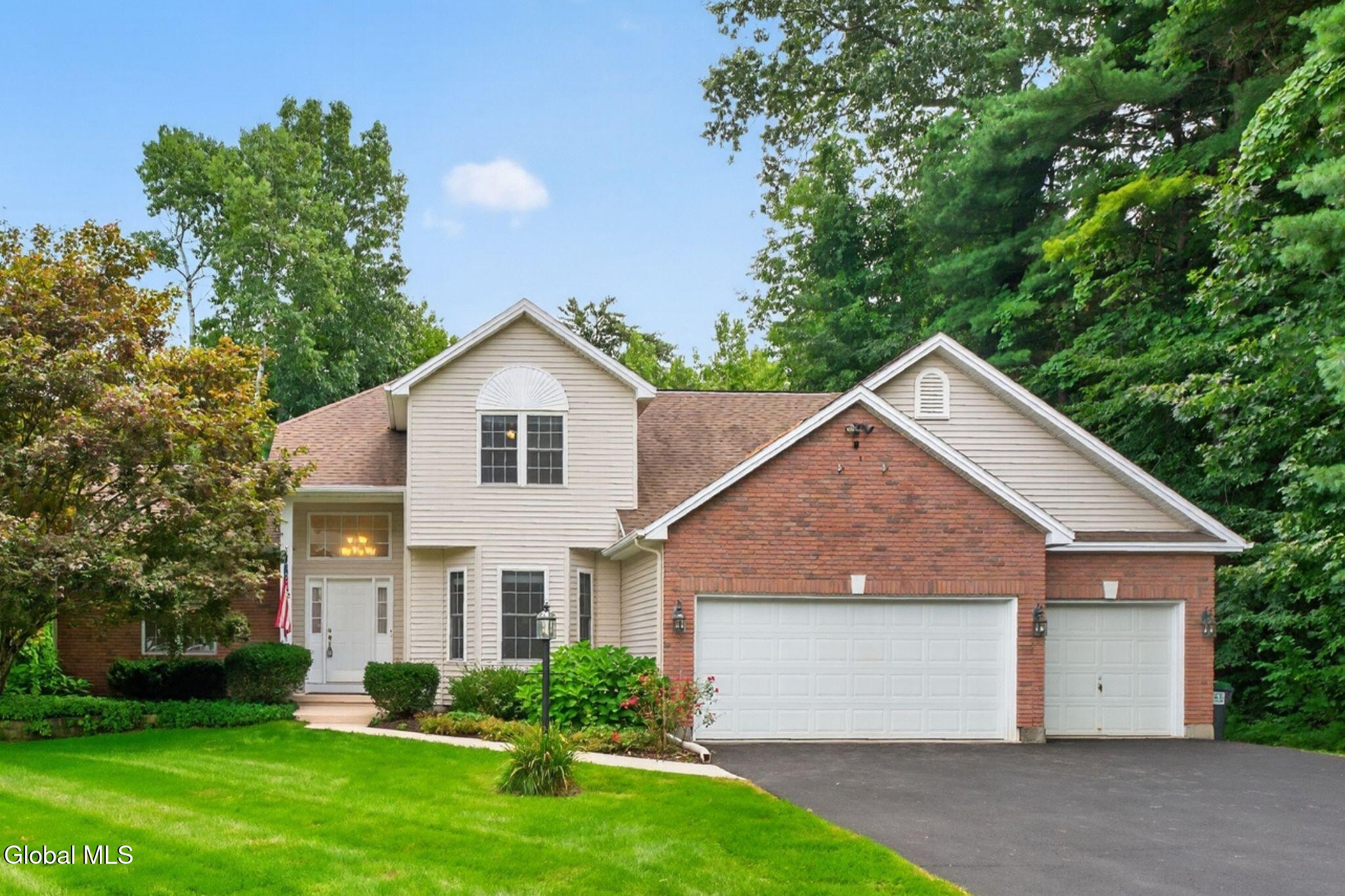 12 Four Leaf Manor Clifton Park NY 12148