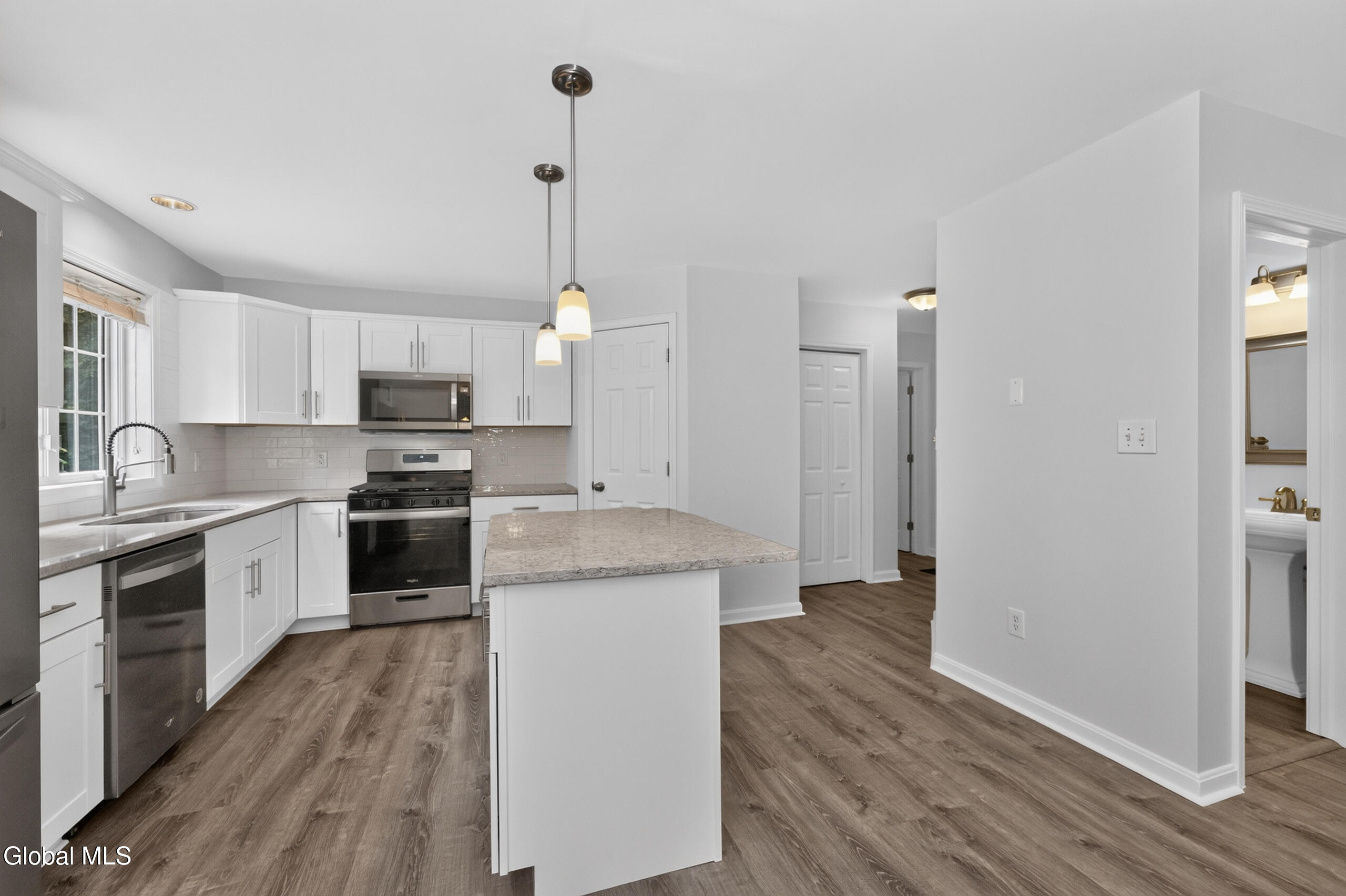 12 Four Leaf Manor Clifton Park NY 12148