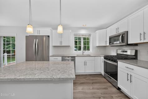 12 Four Leaf Manor Clifton Park NY 12148