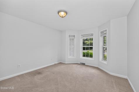 12 Four Leaf Manor Clifton Park NY 12148