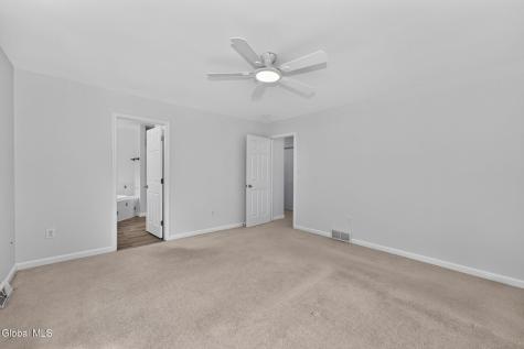 12 Four Leaf Manor Clifton Park NY 12148