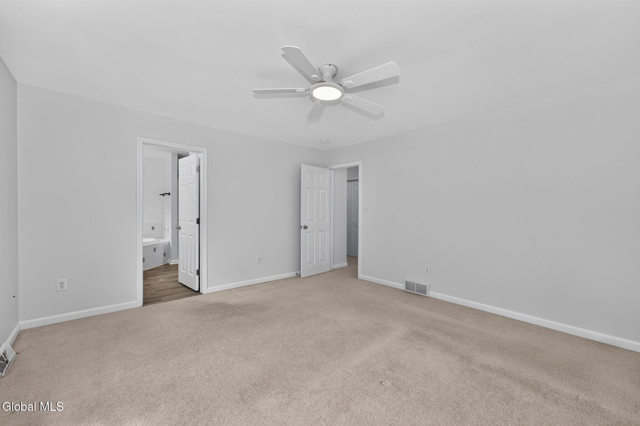 12 Four Leaf Manor Clifton Park NY 12148