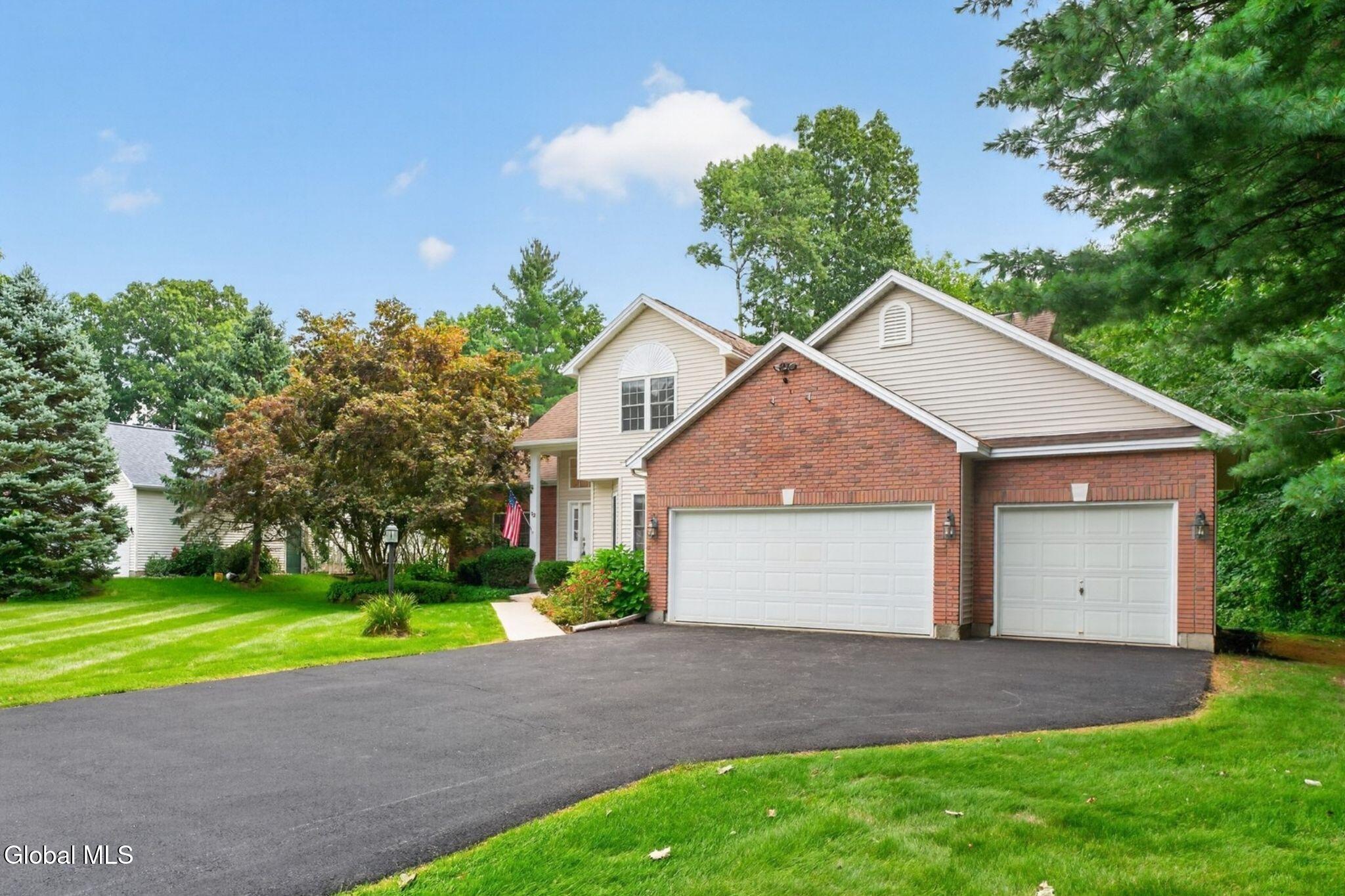 12 Four Leaf Manor Clifton Park NY 12148